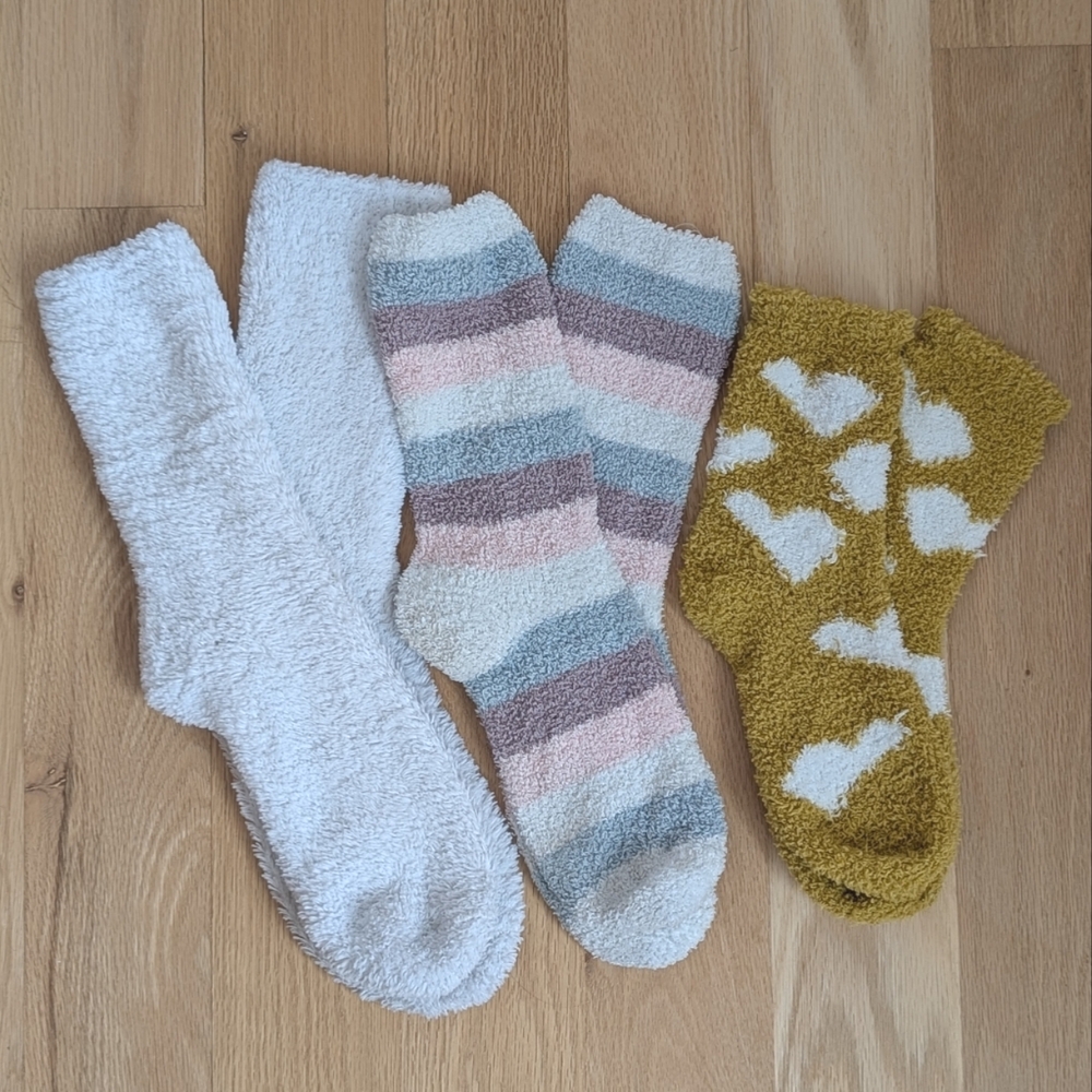 3 pairs of super warm and fuzzy socks - Picture 1 of 2